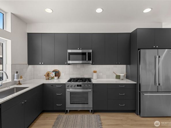 8337 A 12th Avenue NW, Seattle WA 98117