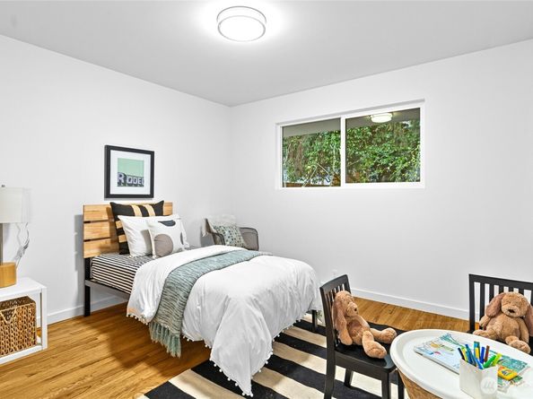 11721 24th Avenue NE, Seattle WA 98125