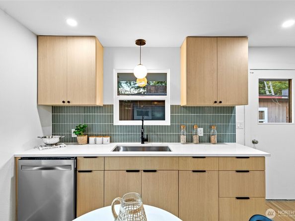 11721 24th Avenue NE, Seattle WA 98125