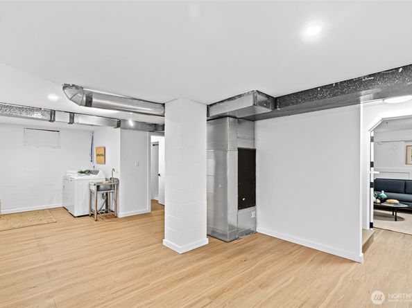 11721 24th Avenue NE, Seattle WA 98125