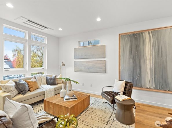 311 17th Avenue E, Seattle WA 98112