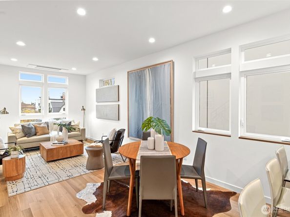 311 17th Avenue E, Seattle WA 98112