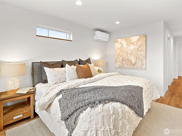 311 17th Avenue E, Seattle WA 98112