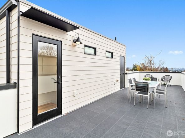 311 17th Avenue E, Seattle WA 98112