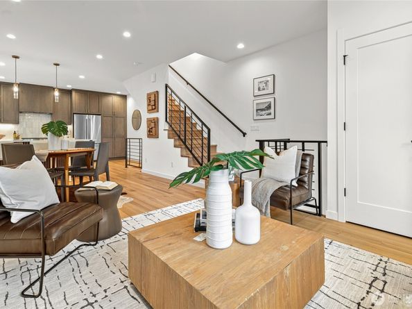 311 17th Avenue E, Seattle WA 98112