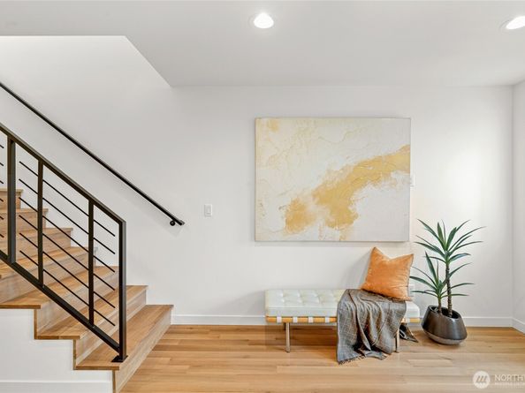 311 17th Avenue E, Seattle WA 98112