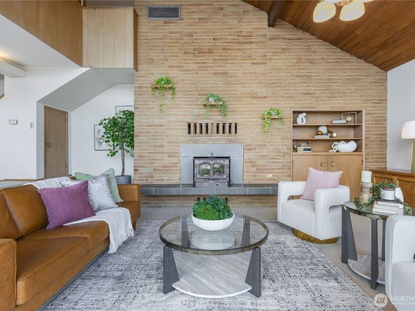 14026 Riviera Place NE, Seattle WA 98125