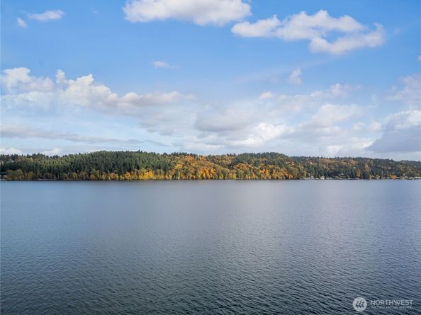 14026 Riviera Place NE, Seattle WA 98125