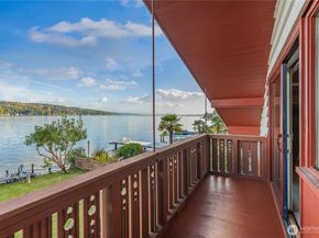 14026 Riviera Place NE, Seattle WA 98125