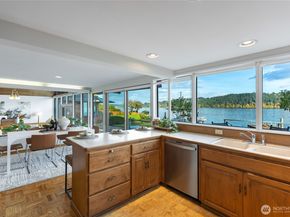 14026 Riviera Place NE, Seattle WA 98125