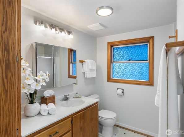 14026 Riviera Place NE, Seattle WA 98125