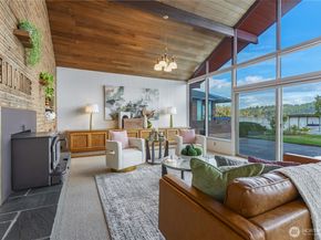 14026 Riviera Place NE, Seattle WA 98125