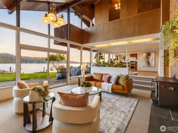 14026 Riviera Place NE