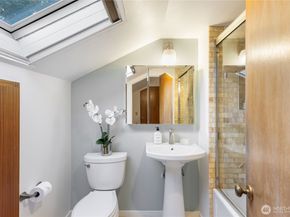 14026 Riviera Place NE, Seattle WA 98125