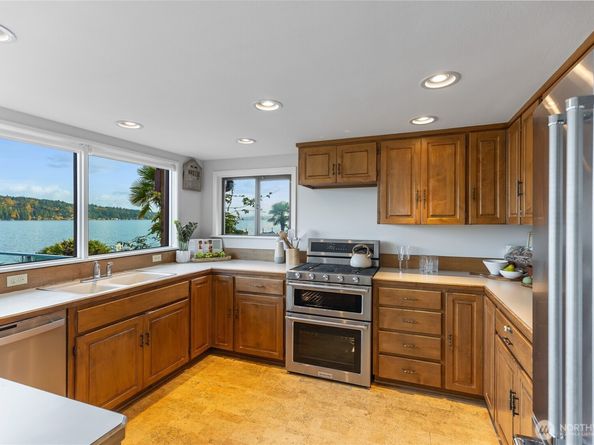 14026 Riviera Place NE, Seattle WA 98125