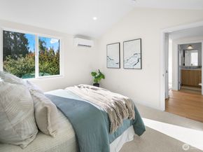 10045 8th Avenue NW, Seattle WA 98177