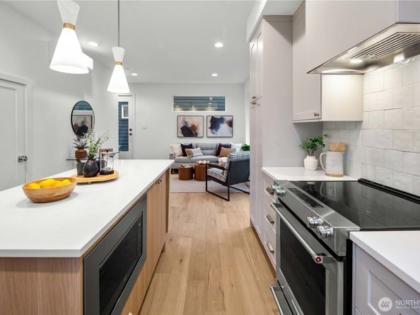 10045 8th Avenue NW, Seattle WA 98177