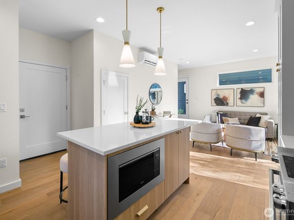 10045 8th Avenue NW, Seattle WA 98177