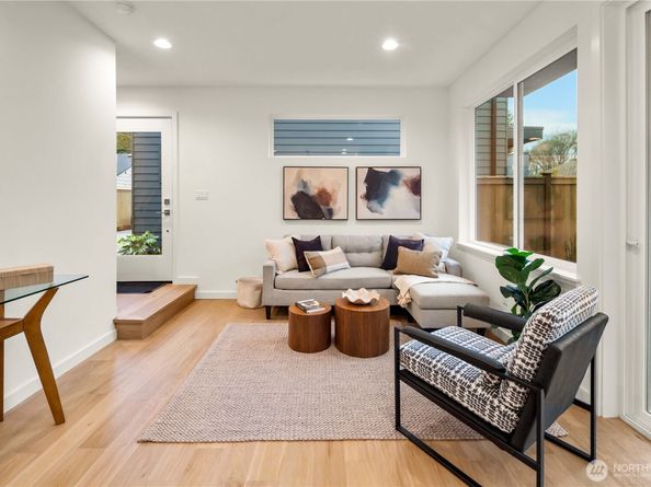 10045 8th Avenue NW, Seattle WA 98177