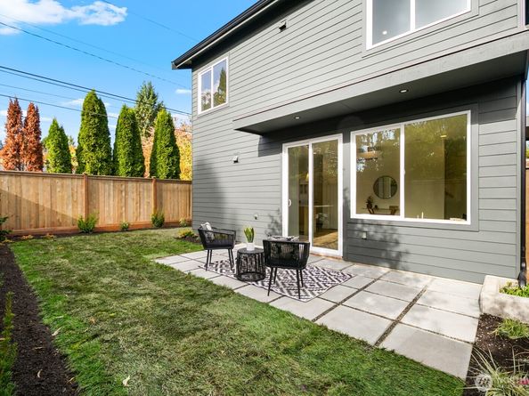 10045 8th Avenue NW, Seattle WA 98177