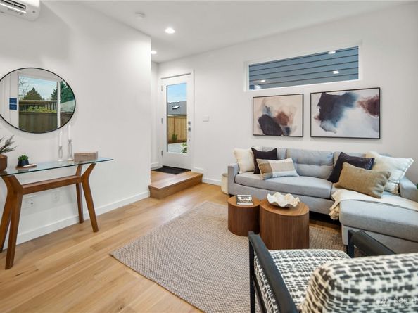 10045 8th Avenue NW, Seattle WA 98177