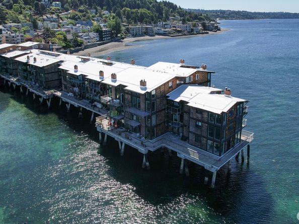 3717 Beach Drive SW 214, Seattle WA 98116