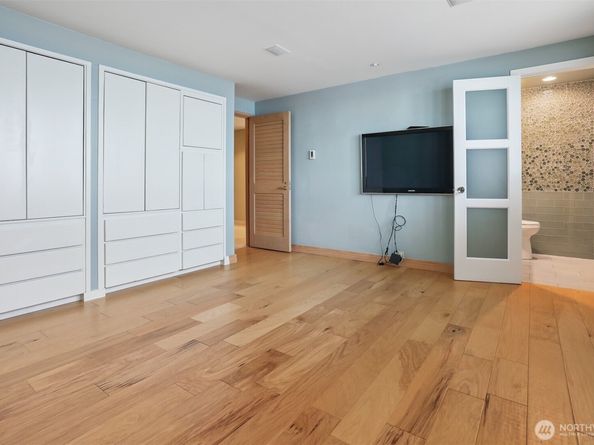 3717 Beach Drive SW 214, Seattle WA 98116