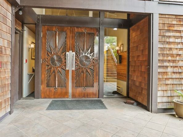 3717 Beach Drive SW 214, Seattle WA 98116