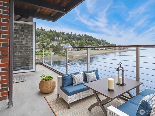 3717 Beach Drive SW 214, Seattle WA 98116