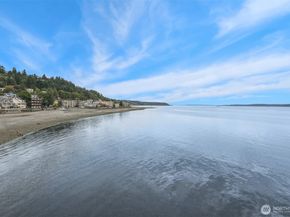 3717 Beach Drive SW 214, Seattle WA 98116