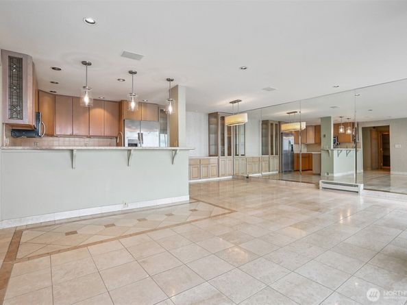 3717 Beach Drive SW 214, Seattle WA 98116