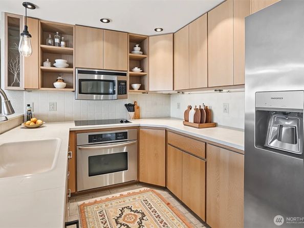 3717 Beach Drive SW 214, Seattle WA 98116