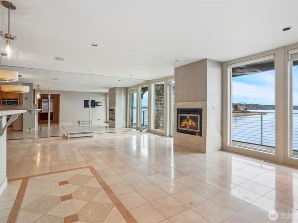 3717 Beach Drive SW 214, Seattle WA 98116