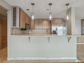 3717 Beach Drive SW 214, Seattle WA 98116