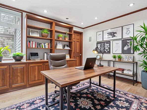 3717 Beach Drive SW 214, Seattle WA 98116