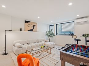 11231 Greenwood Avenue N A, Seattle WA 98133