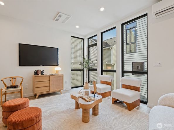 11231 Greenwood Avenue N A, Seattle WA 98133