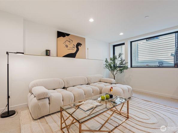 11231 Greenwood Avenue N A, Seattle WA 98133