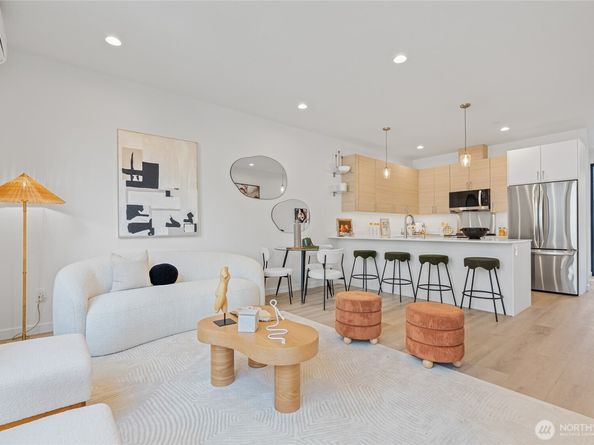 11231 Greenwood Avenue N A, Seattle WA 98133