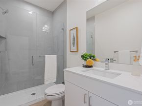 11231 Greenwood Avenue N A, Seattle WA 98133