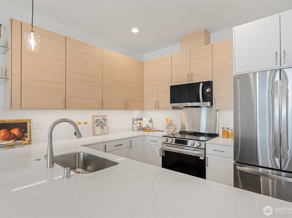 11231 Greenwood Avenue N A, Seattle WA 98133