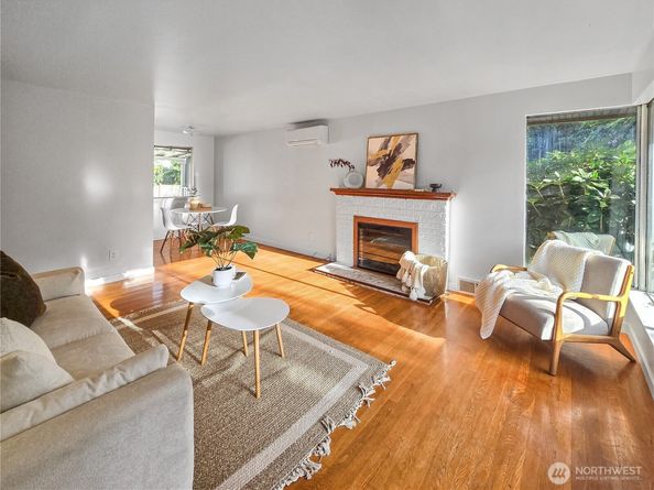 11144 Woodward Avenue S, Seattle WA 98178