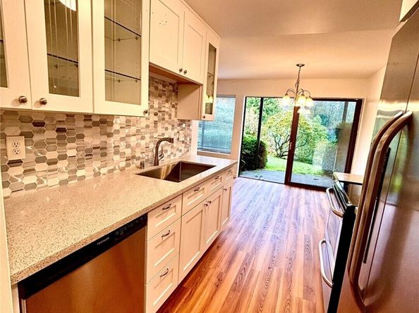 19414 Aurora Avenue N 107, Shoreline WA 98133