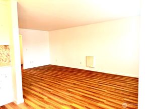 19414 Aurora Avenue N 107, Shoreline WA 98133