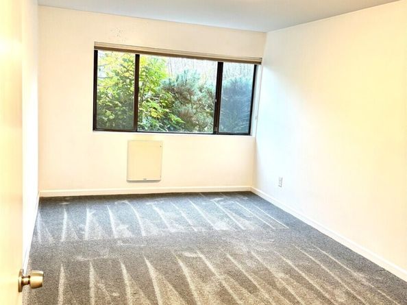 19414 Aurora Avenue N 107, Shoreline WA 98133