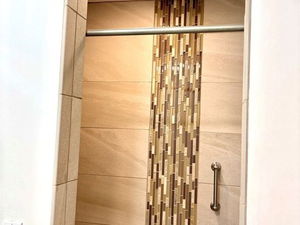 19414 Aurora Avenue N 107, Shoreline WA 98133