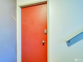 19414 Aurora Avenue N 107, Shoreline WA 98133