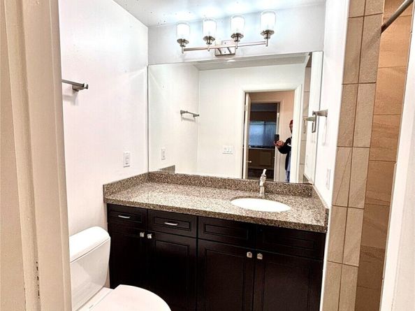 19414 Aurora Avenue N 107, Shoreline WA 98133