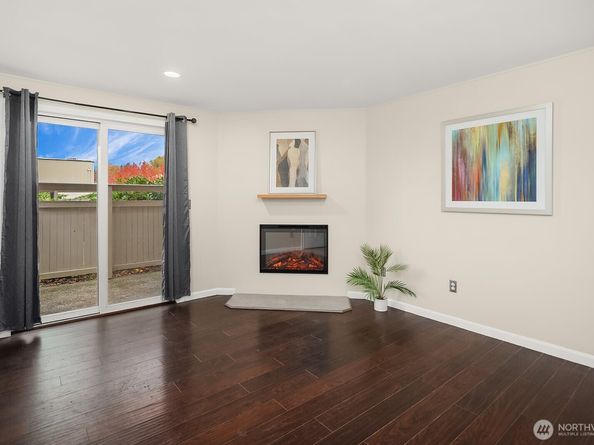 14200 NE 171st Street E105, Woodinville WA 98072