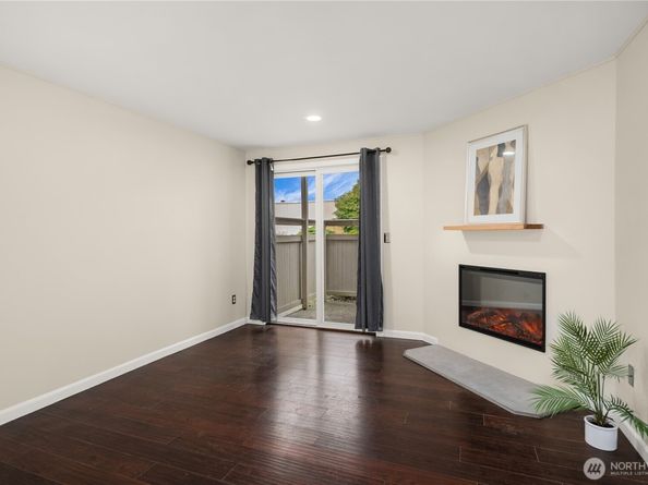 14200 NE 171st Street E105, Woodinville WA 98072